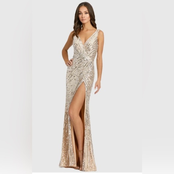 NWTMac Duggal 41028 Nude/Silver Sleeveless Diagonal V-Neck Gown Size 10
